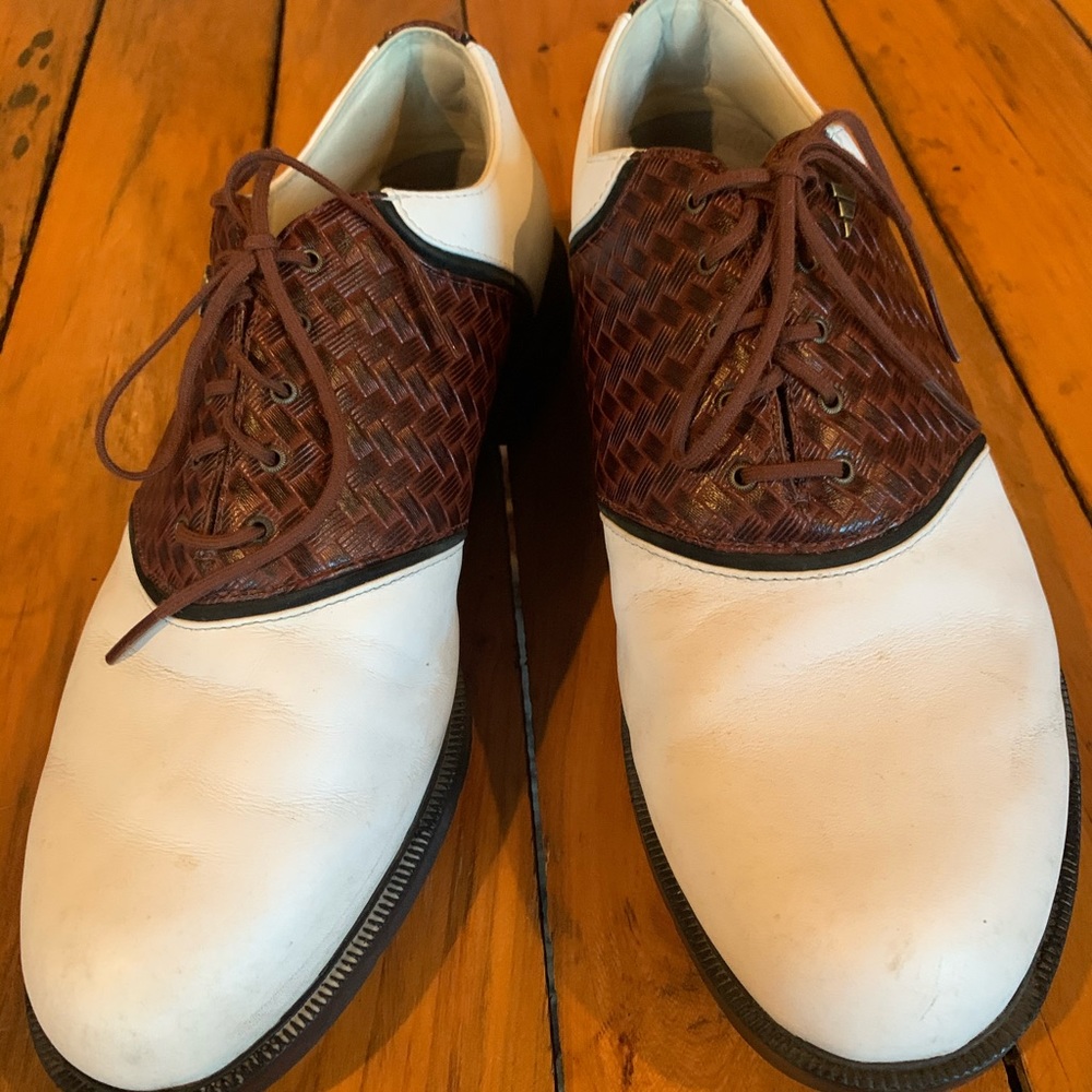 Men’s like new Adidas Golf shoes 9.5